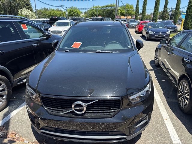 2019 Volvo XC40 T5 R-Design AWD's photo