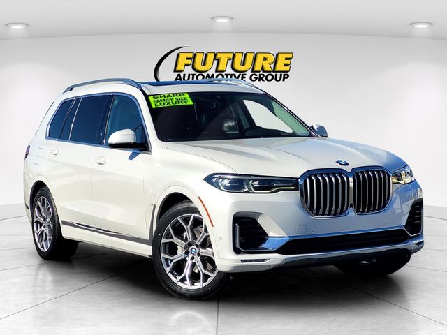 2022 BMW X7 xDrive40i's photo