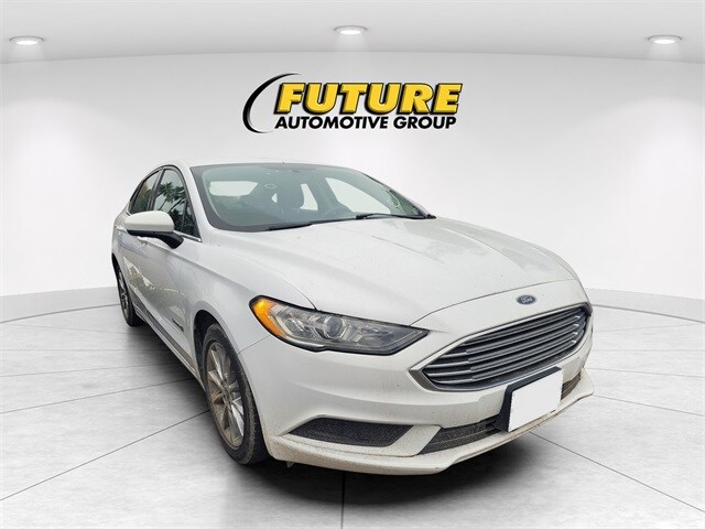 2017 Ford Fusion Hybrid SE's photo