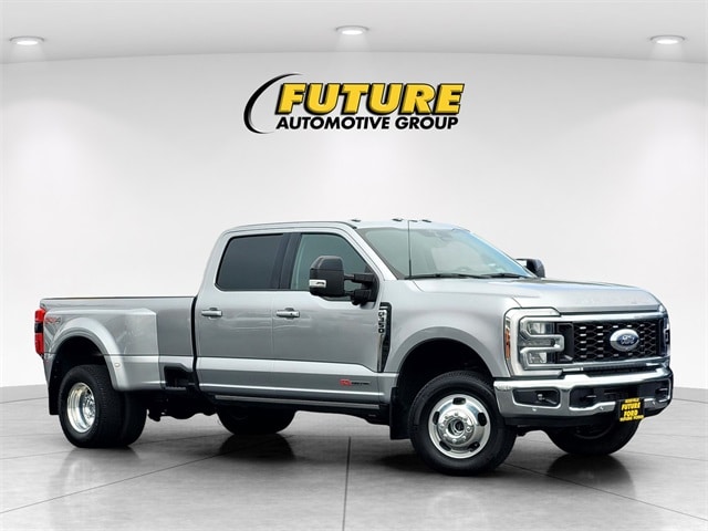 2024 Ford F-350 Super Duty Lariat's photo