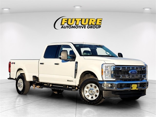 2024 Ford F-350 Super Duty XLT's photo