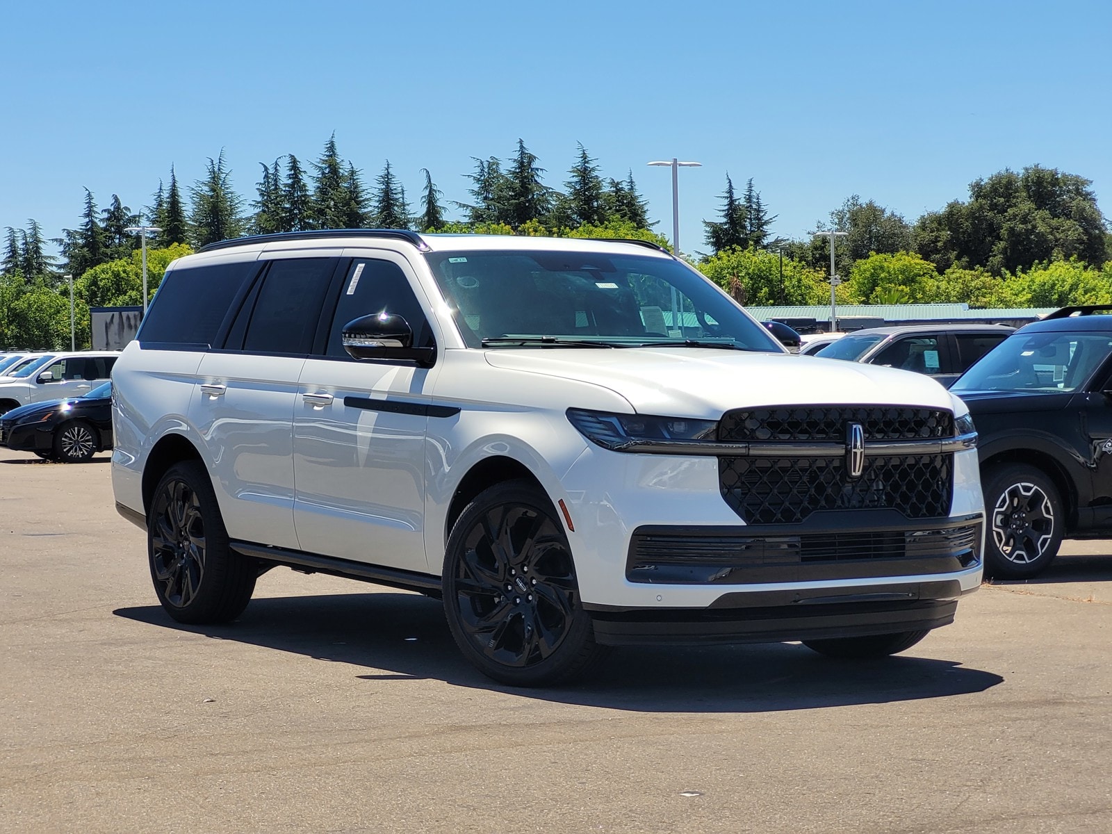 2027 Lincoln Navigator