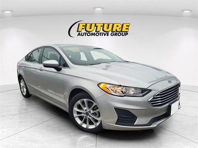 2019 Ford Fusion SE's photo