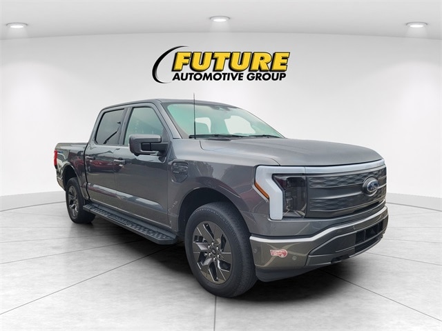 2023 Ford F-150 Lightning Lariat's photo