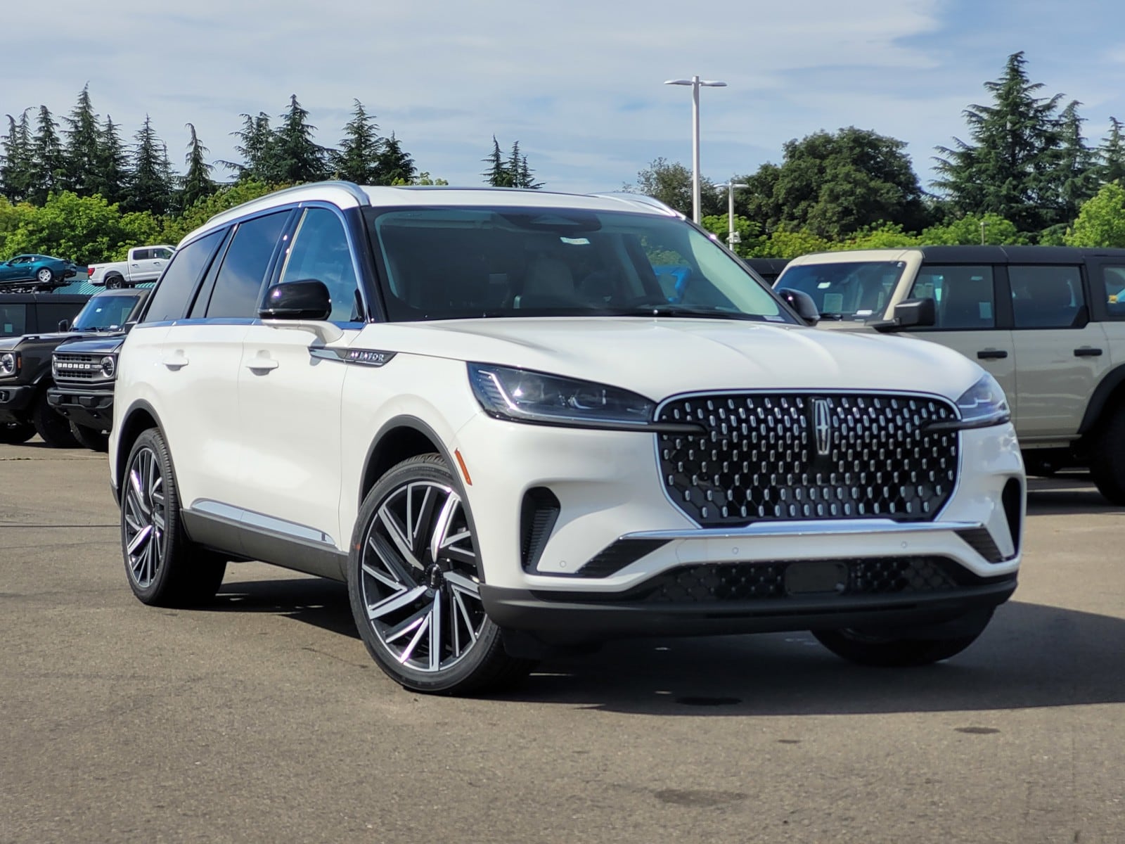 2026 Lincoln Aviator Reserve AWD's photo