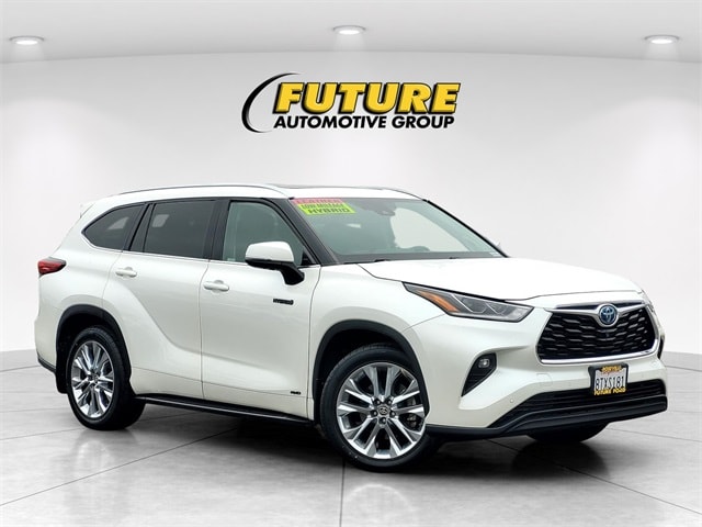 2021 Toyota Highlander Limited's photo