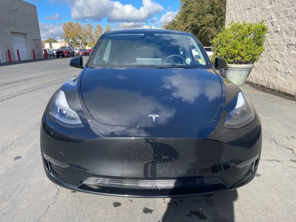 Used 2024 Tesla Model Y Standard Range SUV