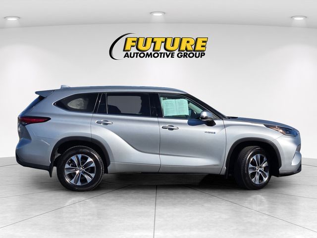 2021 Toyota Highlander Hybrid XLE photo 4