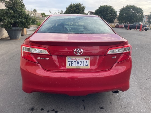 2014 Toyota Camry SE photo 4