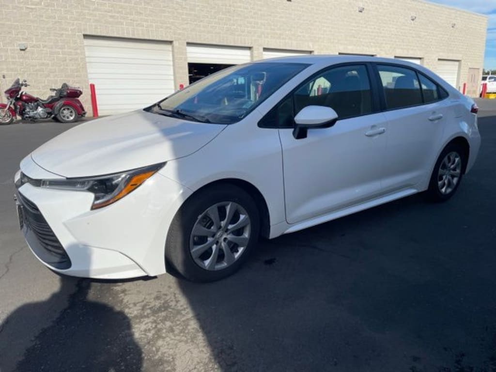 Certified 2025 Toyota Corolla LE Sedan
