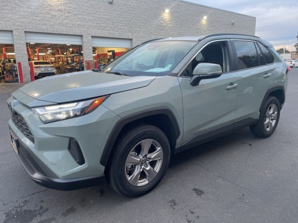 Used 2022 Toyota RAV4 XLE SUV