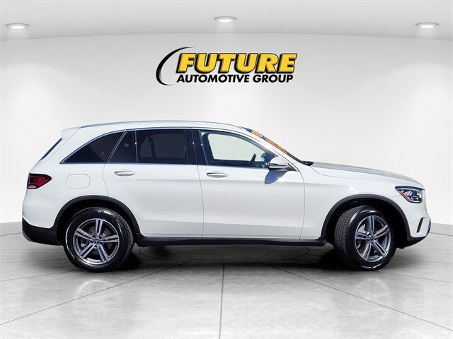 2022 Mercedes Benz GLC 300 photo 3