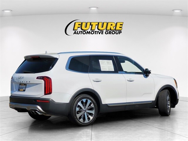 2022 Kia Telluride EX photo 3