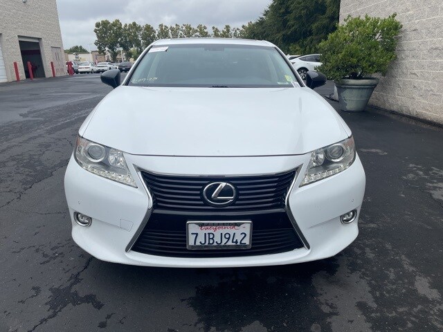 2015 Lexus ES 350 photo 2