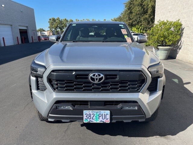 2024 Toyota Tacoma TRD Off-Road 4x4 photo 2