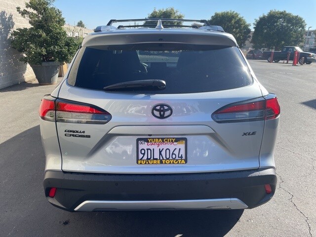 2022 Toyota Corolla Cross XLE photo 4