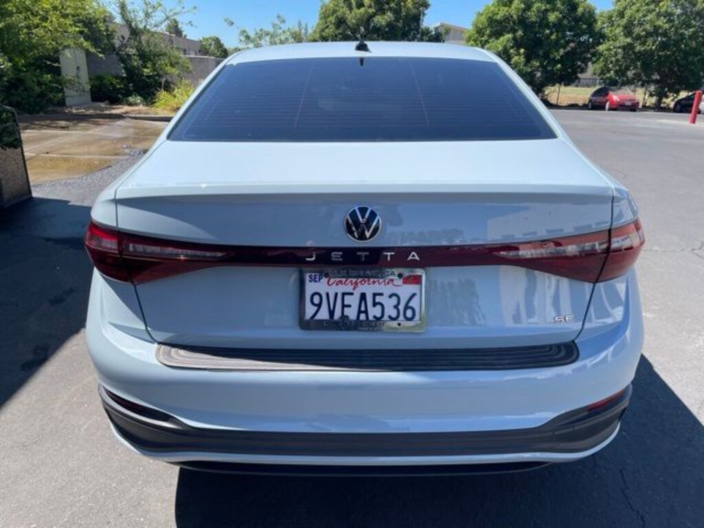 Used 2025 Volkswagen Jetta 1.5T SE Sedan