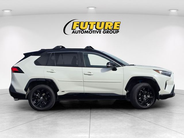 2022 Toyota RAV4 Hybrid XSE photo 3