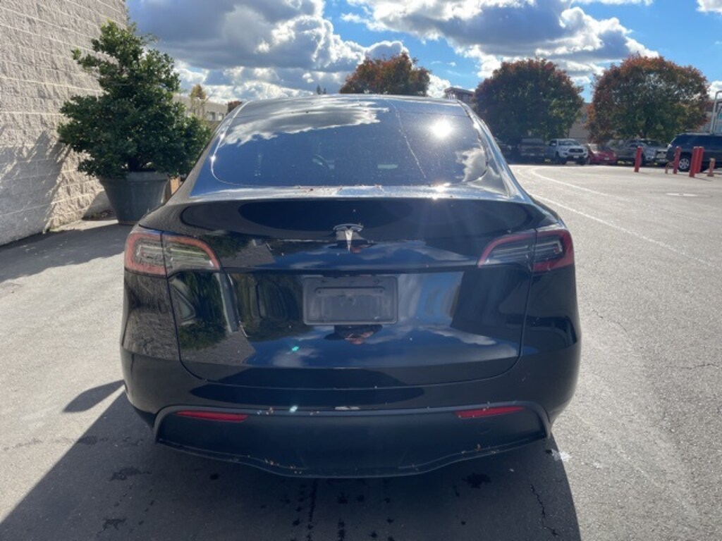 Used 2024 Tesla Model Y Standard Range SUV