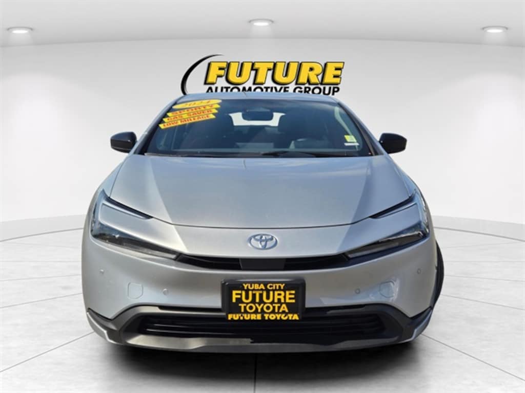 Used 2024 Toyota Prius LE Hatchback