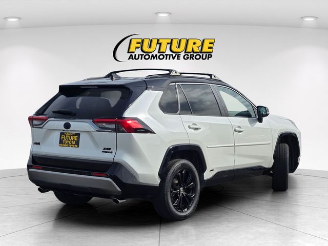 2022 Toyota RAV4 Hybrid XSE photo 4