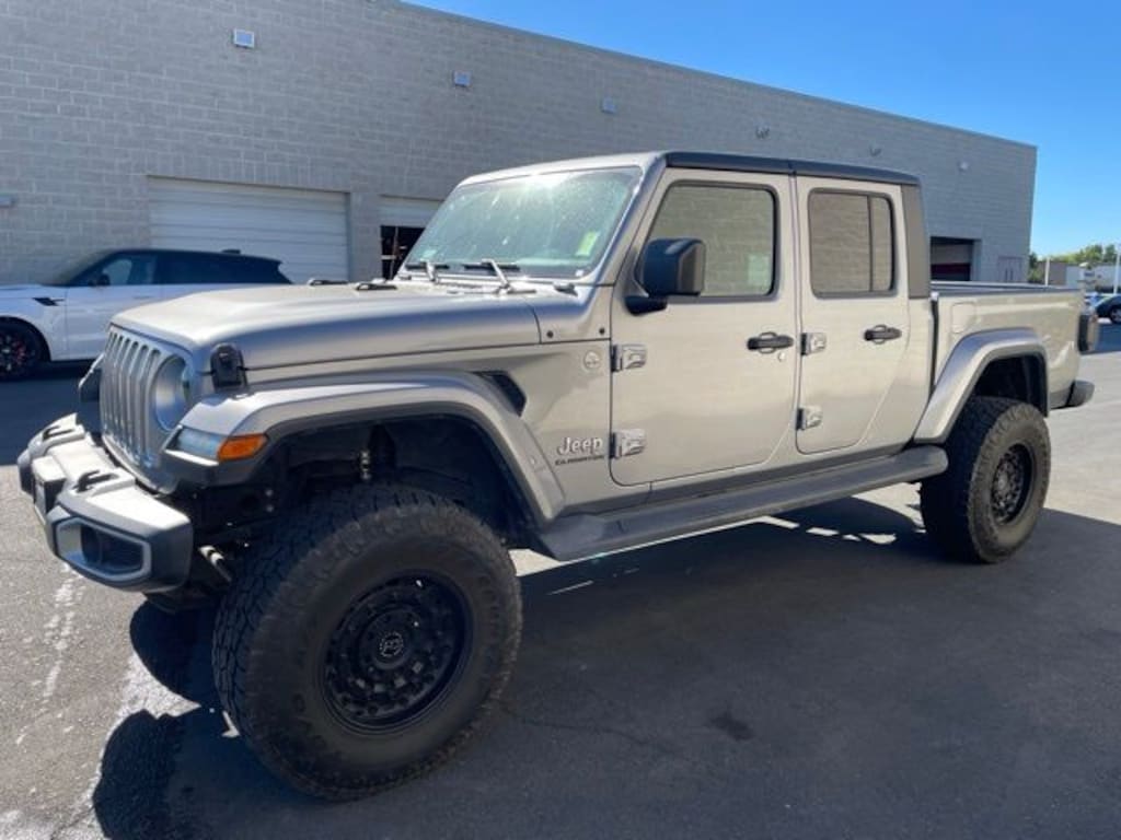 Used 2020 Jeep Gladiator Overland Truck