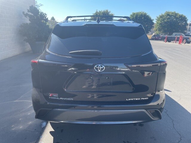 2023 Toyota Highlander L photo 4