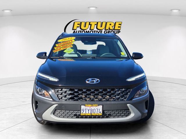 2022 Hyundai Kona SEL photo 2