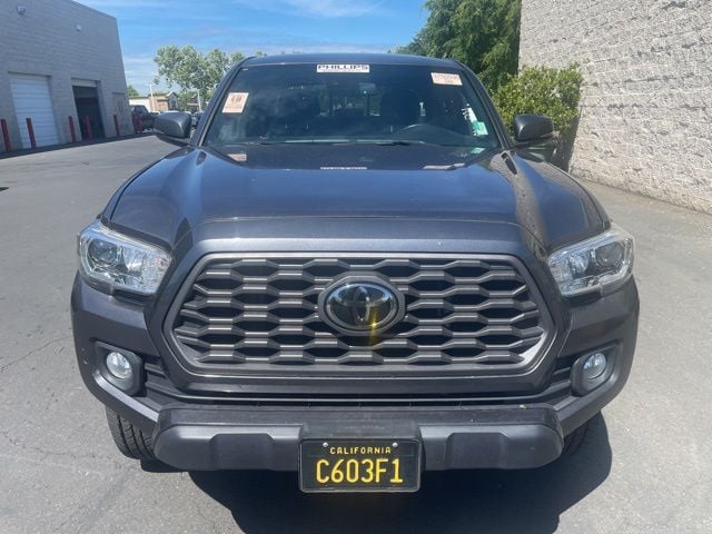 2021 Toyota Tacoma TRD Off-Road photo 2