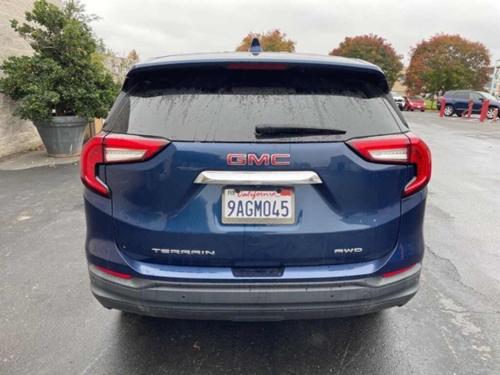 Used 2022 GMC Terrain SLE SUV
