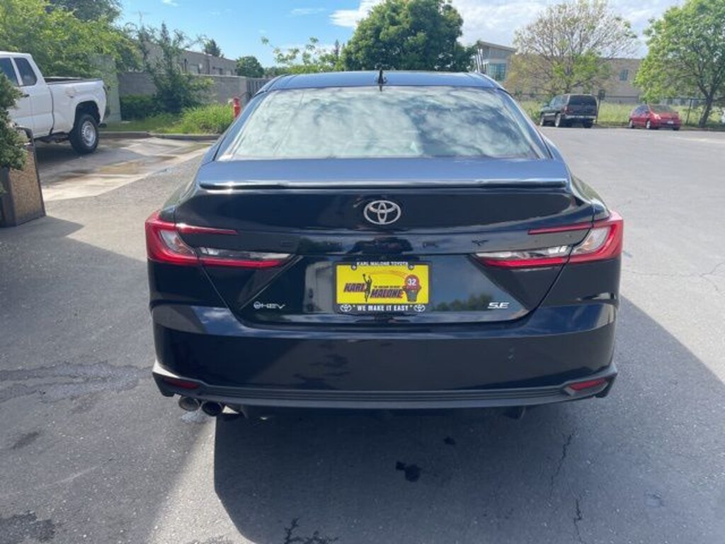 Used 2025 Toyota Camry SE Sedan