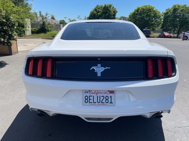 2017 Ford Mustang V6 photo 4