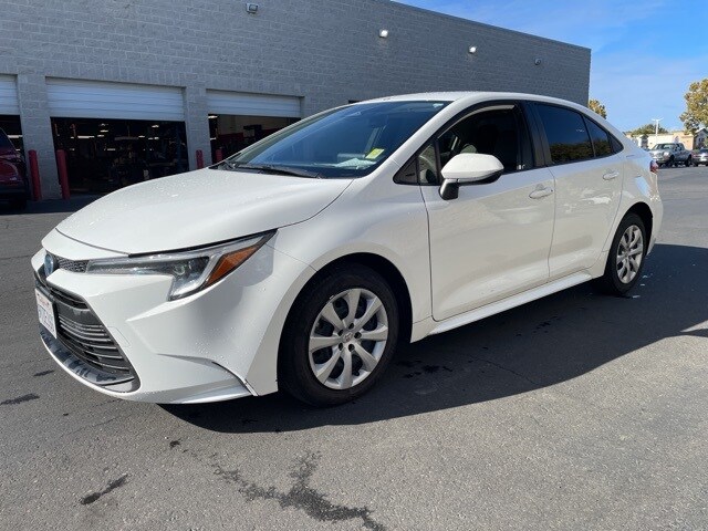 2024 Toyota Corolla Hybrid LE photo 3