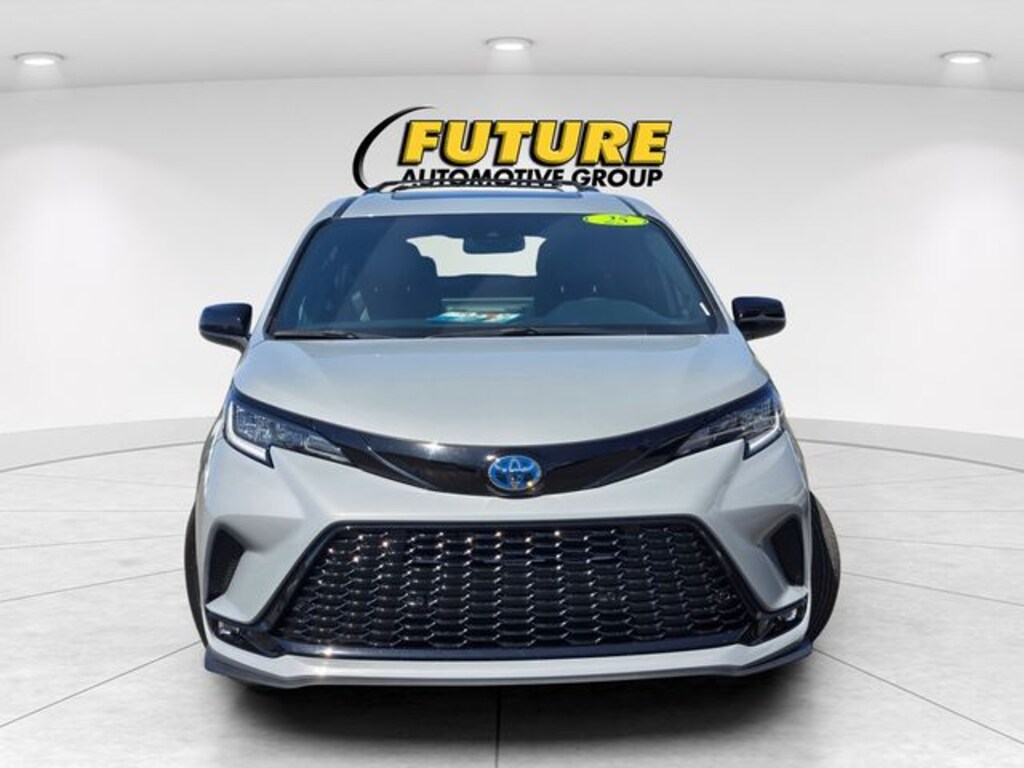 Used 2025 Toyota Sienna XSE Minivan/Van
