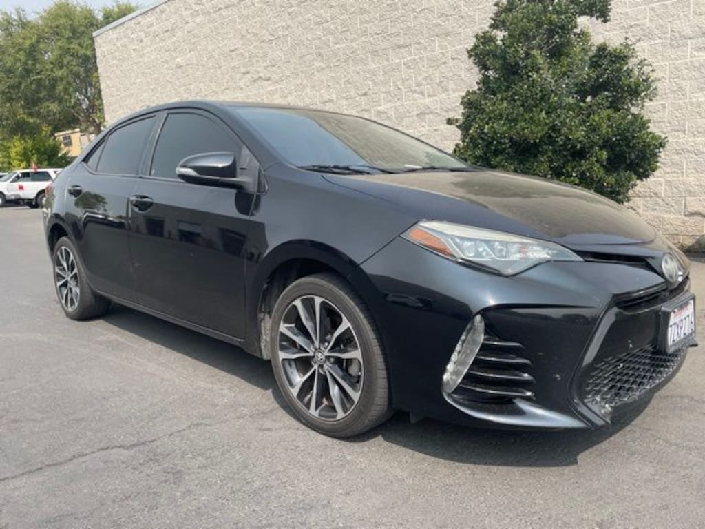 Used 2017 Toyota Corolla SE Sedan