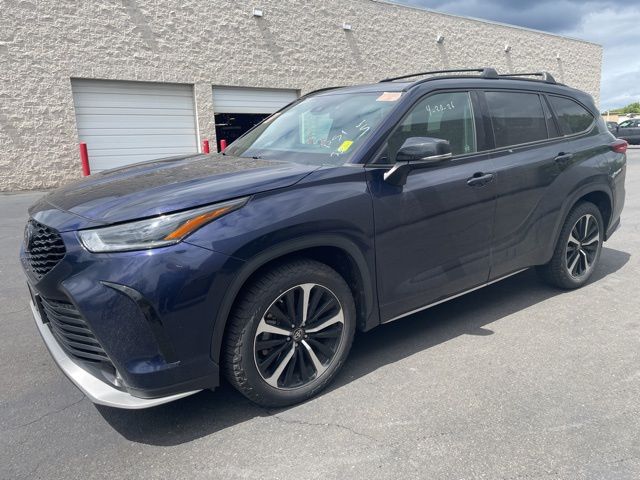 2022 Toyota Highlander XSE photo 3
