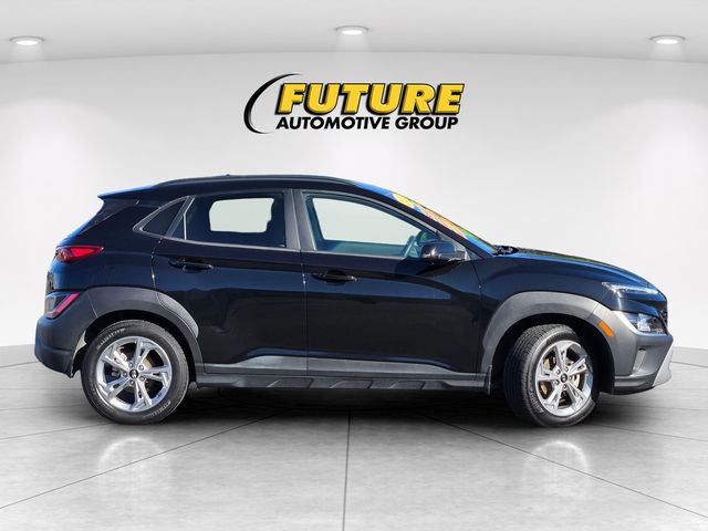 2022 Hyundai Kona SEL photo 3