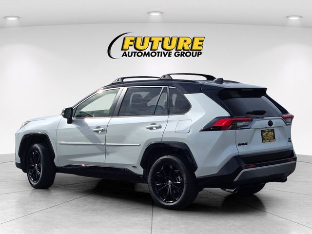 2022 Toyota RAV4 Hybrid XSE photo 6