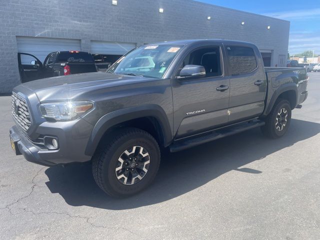 2021 Toyota Tacoma TRD Off-Road photo 3