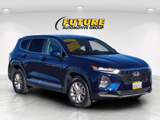 2019 Hyundai Santa Fe SE photo 2