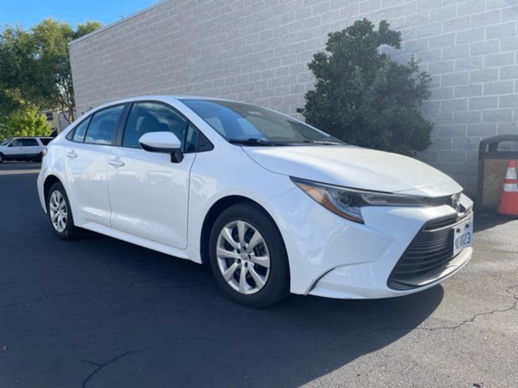 Certified 2025 Toyota Corolla LE Sedan
