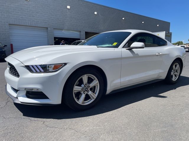 2017 Ford Mustang V6 photo 3