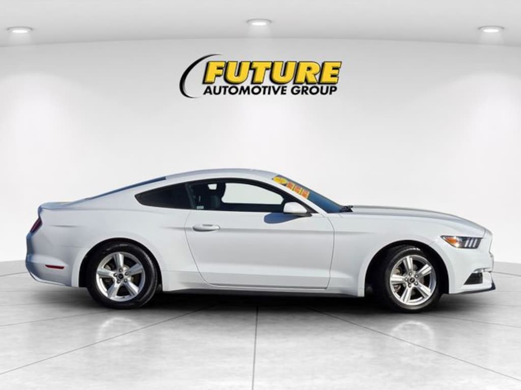 Used 2017 Ford Mustang V6 Coupe