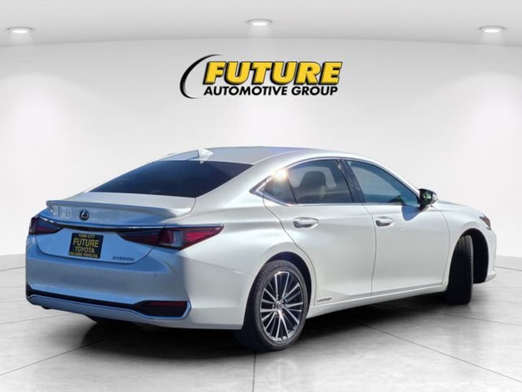 Used 2022 Lexus ES 300h Sedan