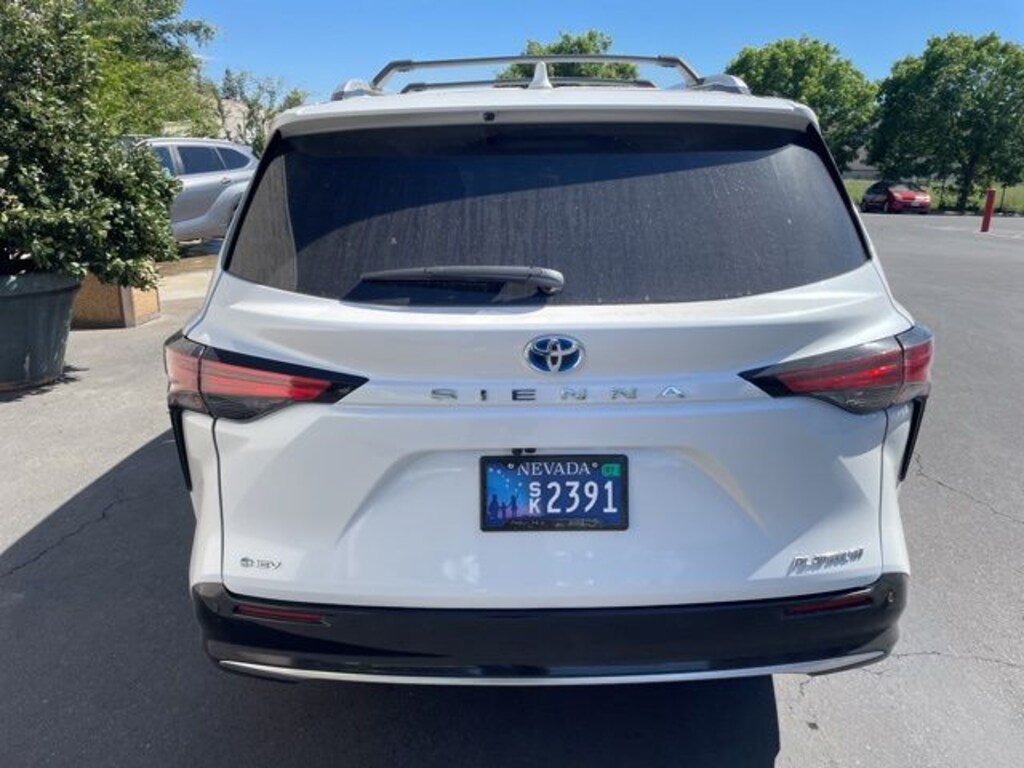 Used 2025 Toyota Sienna Platinum Minivan/Van