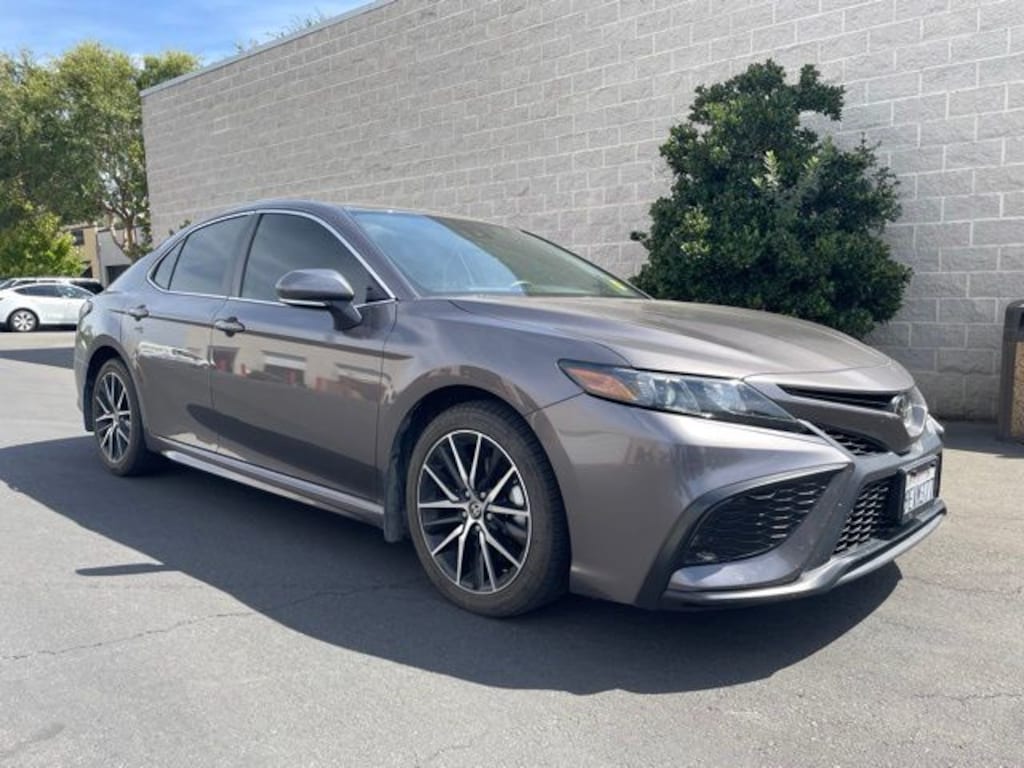 Used 2023 Toyota Camry SE Sedan