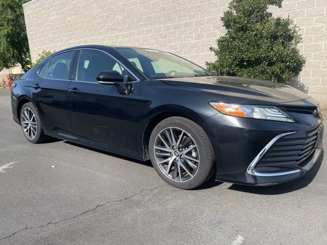2024 Toyota Camry XLE's photo