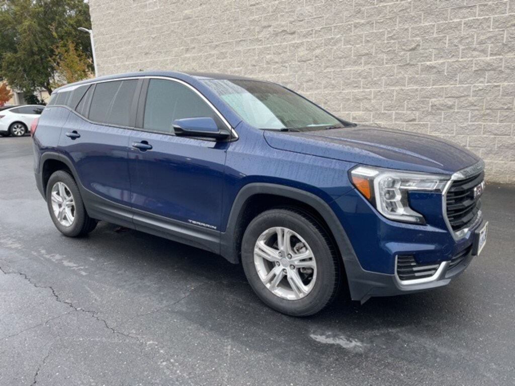 Used 2022 GMC Terrain SLE SUV