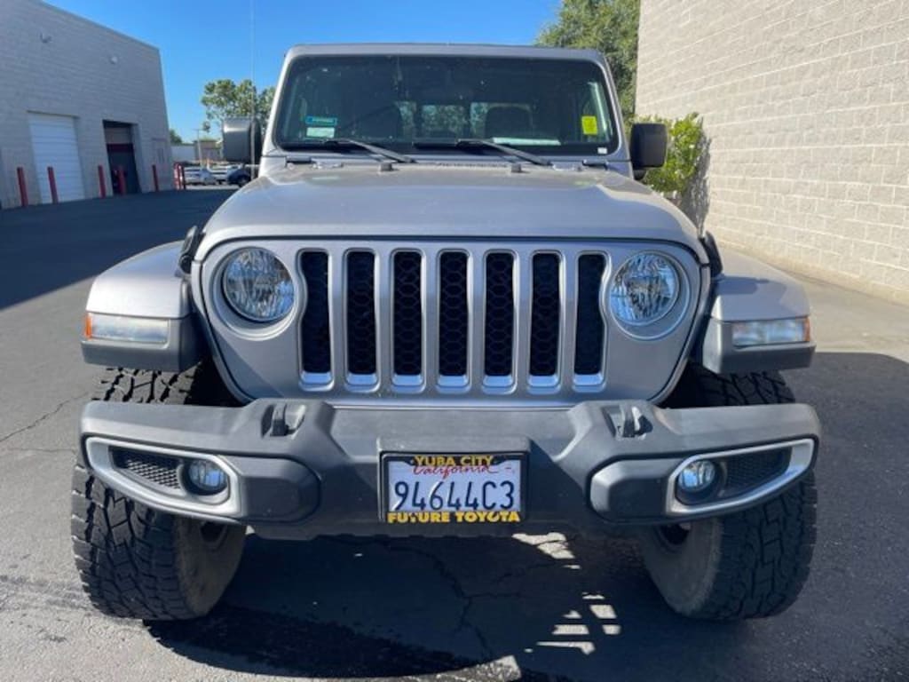 Used 2020 Jeep Gladiator Overland Truck