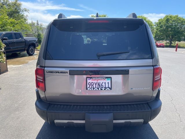 2025 Toyota Land Cruiser Base photo 4